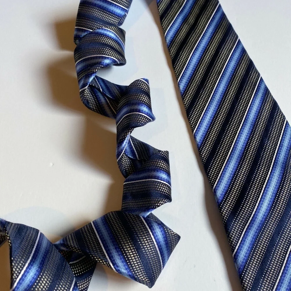 Alfani Mens Tie Blue Stripes Elegant 100% Silk Handmade